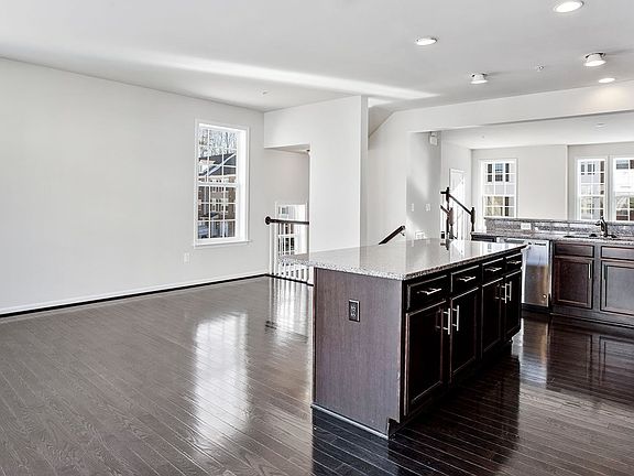 4th image of 5008 Forest Pines Dr