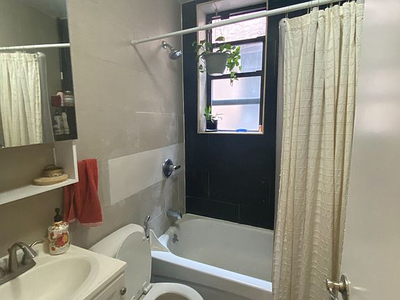 4th image of 679 Sterling Pl APT 3R
