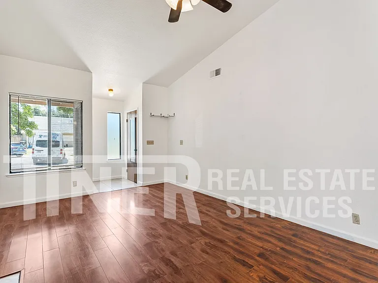 7323 Chivalry Way — Photo 2