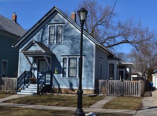 377 Spruce St, Aurora, IL 60506