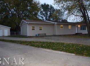 9967 Madison Park Rd, Clinton, IL 61727