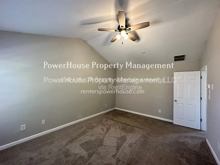 2403 Walnut Tree Ln — Photo 28