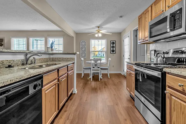 Windsong Place Apartments — Photo 49