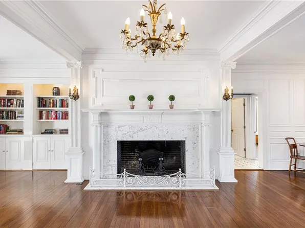 141 Narragansett Ave APT 1B, Newport, RI 02840