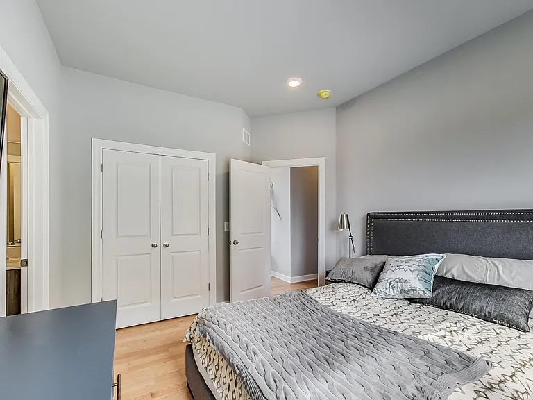 5117 S Kenwood Ave #103 — Photo 16