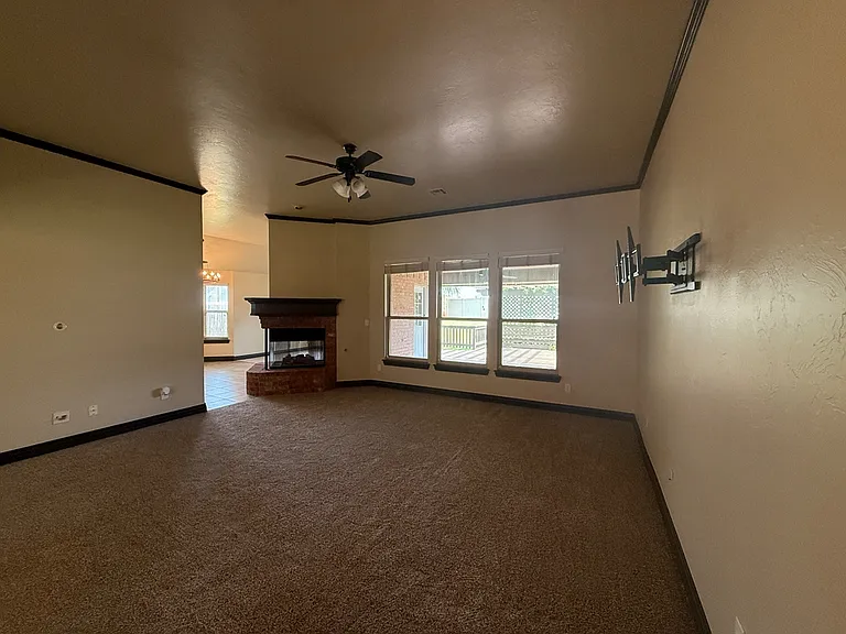 19132 Cottonwood Ct — Photo 5