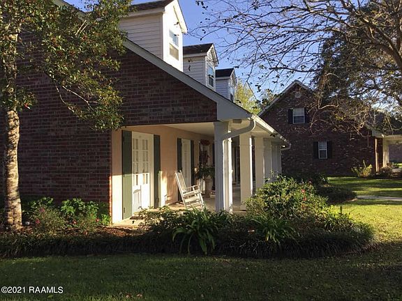 3rd image of 2301 Sandalwood Dr