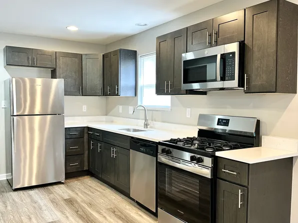 1524 E 44th Ave, Gary, IN 46409