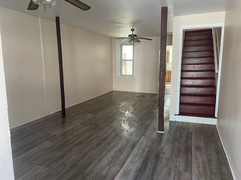318 N Lumber St — Photo 1