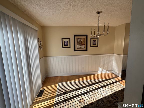 4th image of 7 Bay Path Way #7