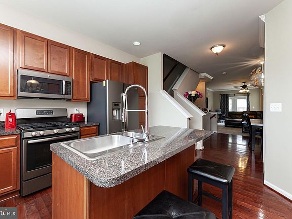 3rd image of 2949 Chinkapin Oak Ln