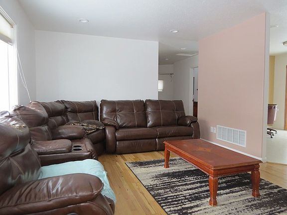 2nd image of 221 Deer Ave