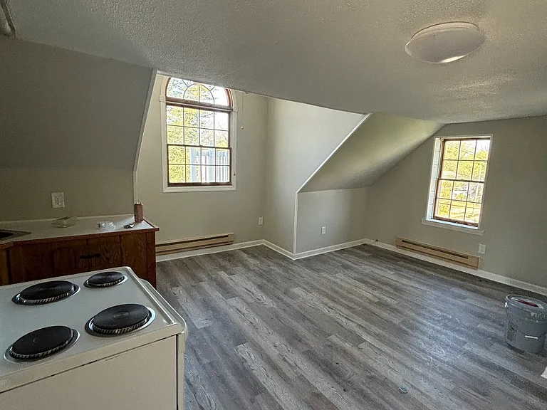 312 E Broadway #3 — Photo 5
