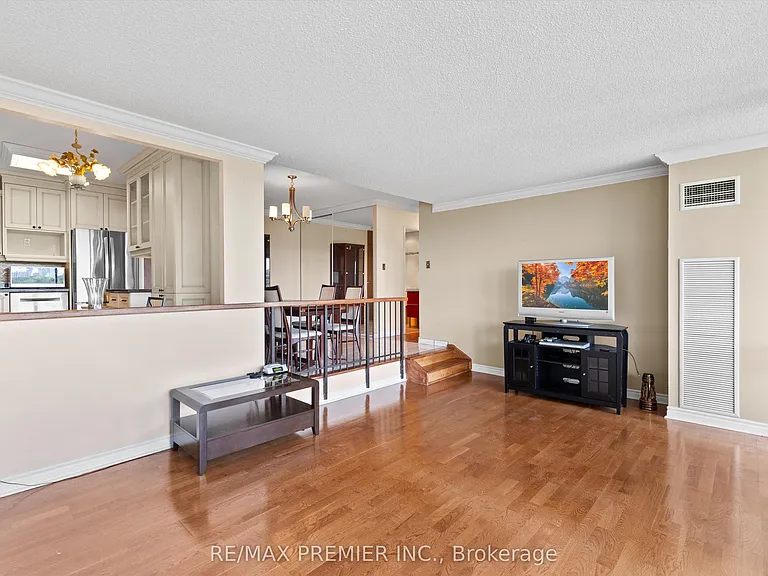 240 Scarlett Rd #711 — Photo 11