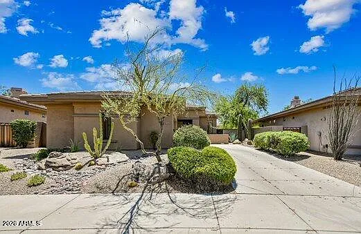 7585 E Balao Dr — Photo 2