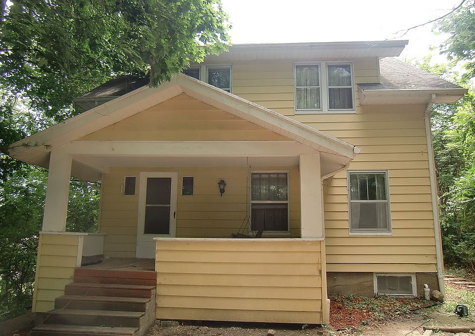2nd image of 306 Filmore St