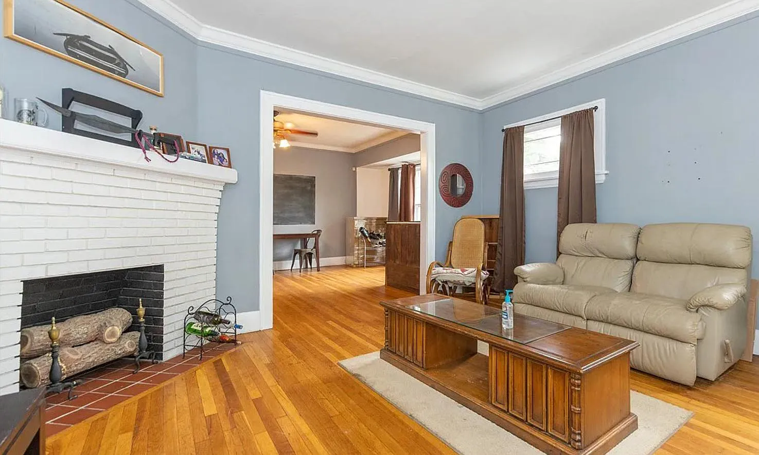 5 bed, 2.5 bath, 2200 sqft, $3,100 — Photo 1