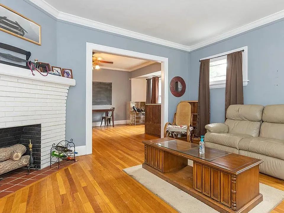 2460 Euclid Heights Blvd #1