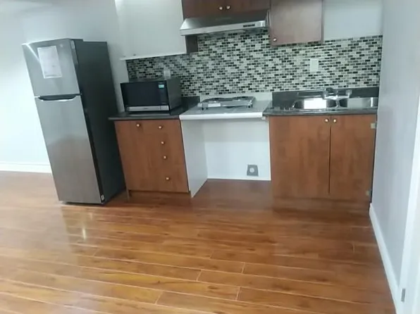 7087 Village Walk #1, Mississauga, ON L5W 1X5