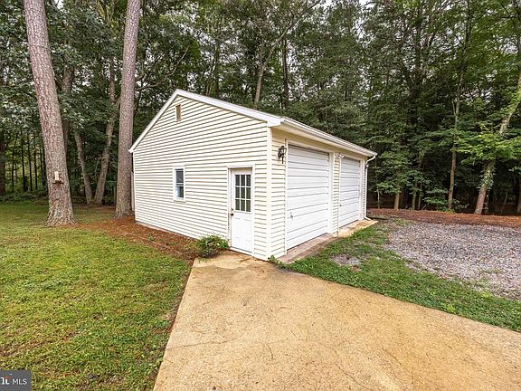 3rd image of 31939 Downing Rd