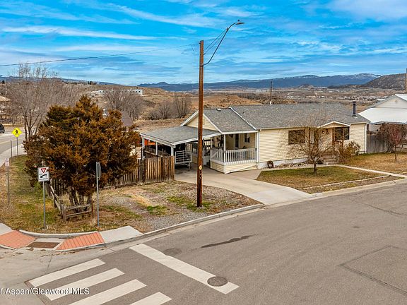 3rd image of 236 Ash Ave