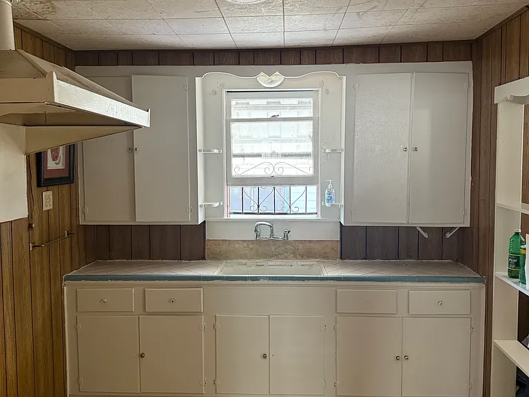 3423 W Houston St — Photo 6