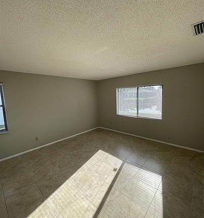 4th image of 631 SE 13th Ave #11196711