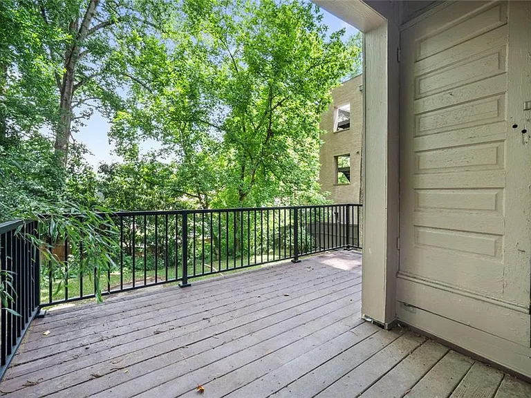 1126 Briarcliff Pl NE #2 — Photo 10