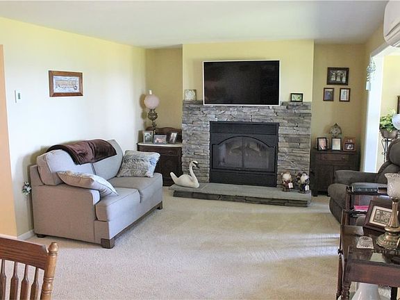2nd image of 1101 Edgewater Dr #M-1