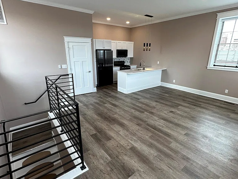 151 E Eagle St #108 — Photo 6