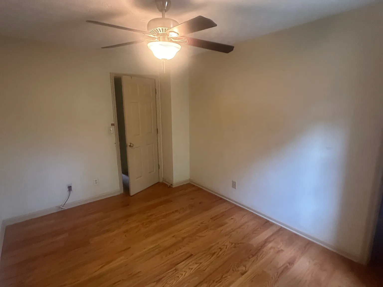 1835 Tree Brooke Ln — Photo 2