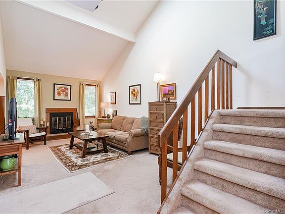 3rd image of 21 Copper Beech Dr #21