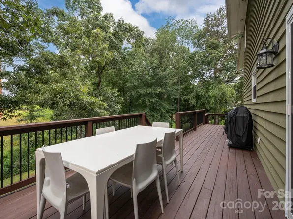 38 Tipton Dr, Candler, NC 28715