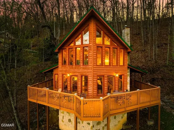 2775 Overholt Trl, Sevierville, TN 37862