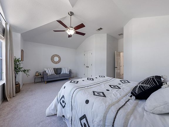 3rd image of 11209 Persimmon Gap Dr