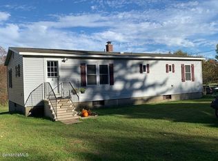 6 Frary Rd, Peru, MA 01235