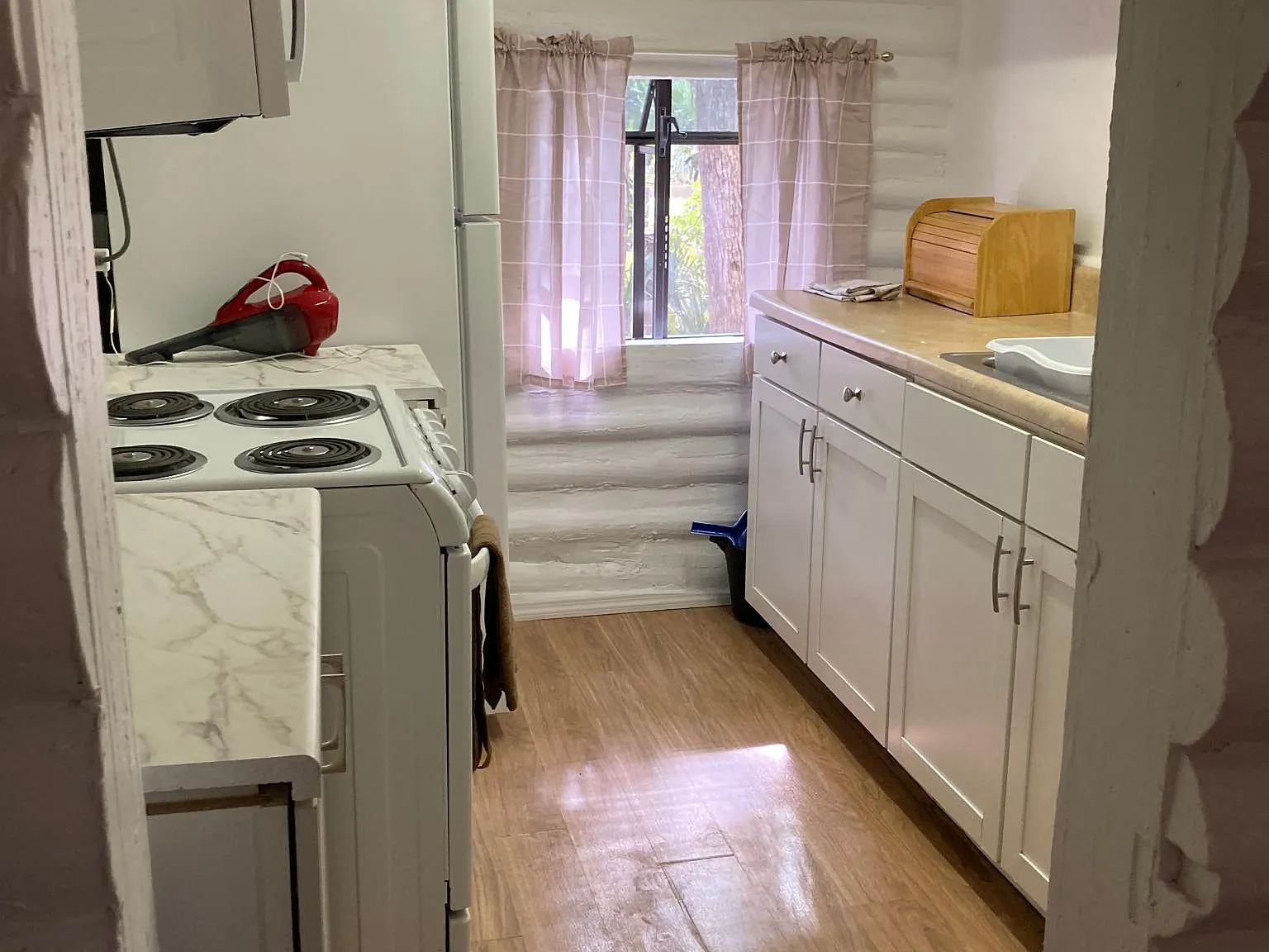 2 bed, 1.5 bath, 834 sqft, $1,495 — Photo 4