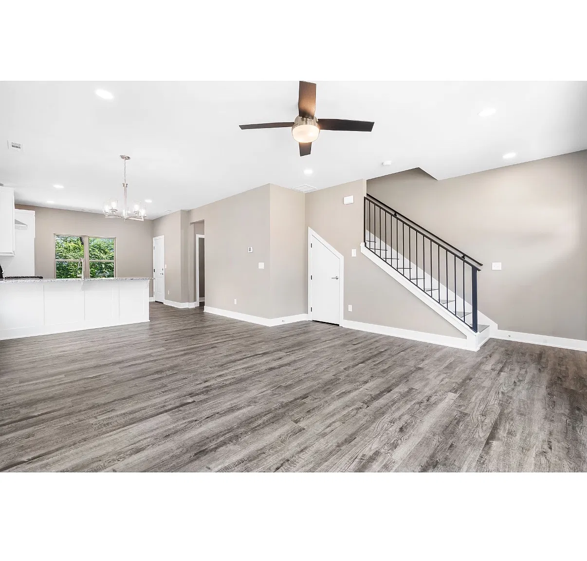 3 bed, 1452 sqft, $2,650 — Photo 3