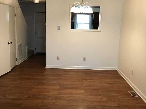 Dining Area.
Combination Family Room / Dining Room.