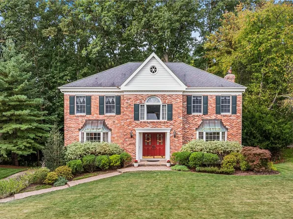 2672 W Timberglen Dr, Wexford, PA 15090