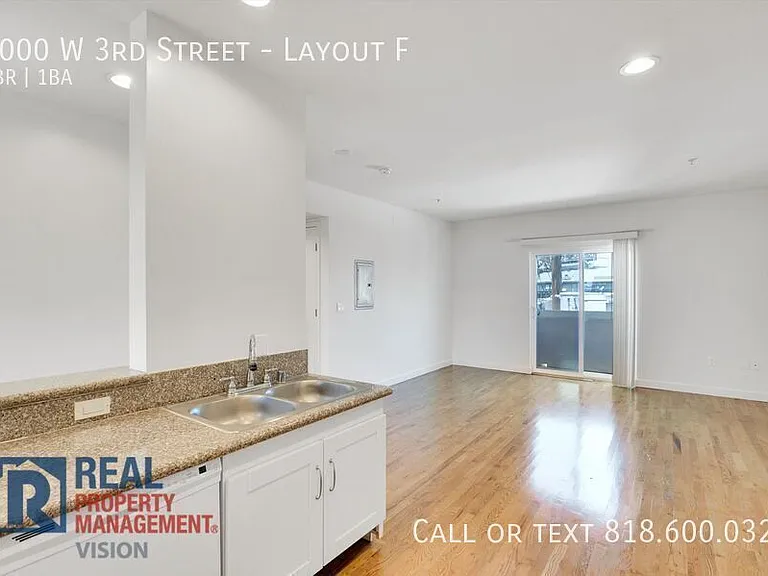 2000 W 3rd St — Photo 11