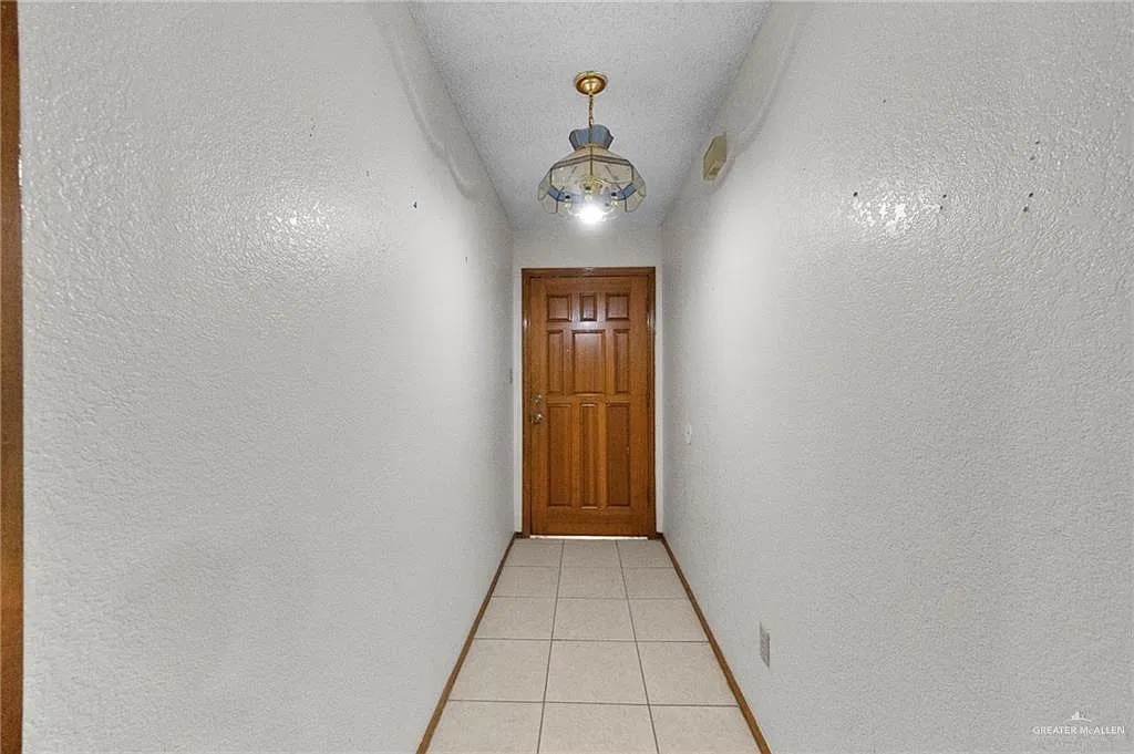 3 bed, 2.0 bath, 1643 sqft, $1,800 — Photo 4