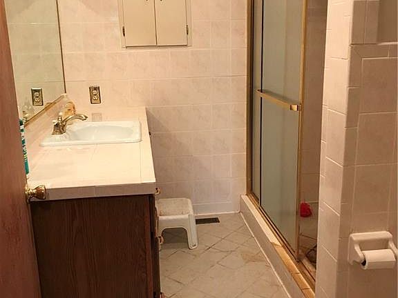 5th image of 244 Glyndale Dr