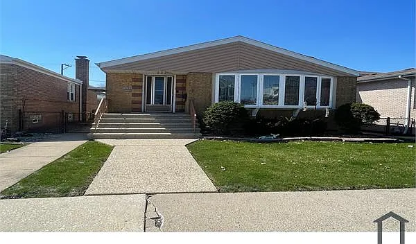 5342 S Melvina Ave — Photo 1