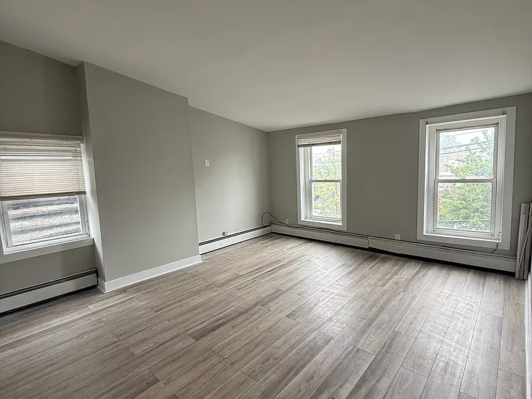 155 W Main St #3D — Photo 6