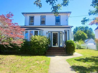 8 1st Street, Lynbrook, NY, 11563