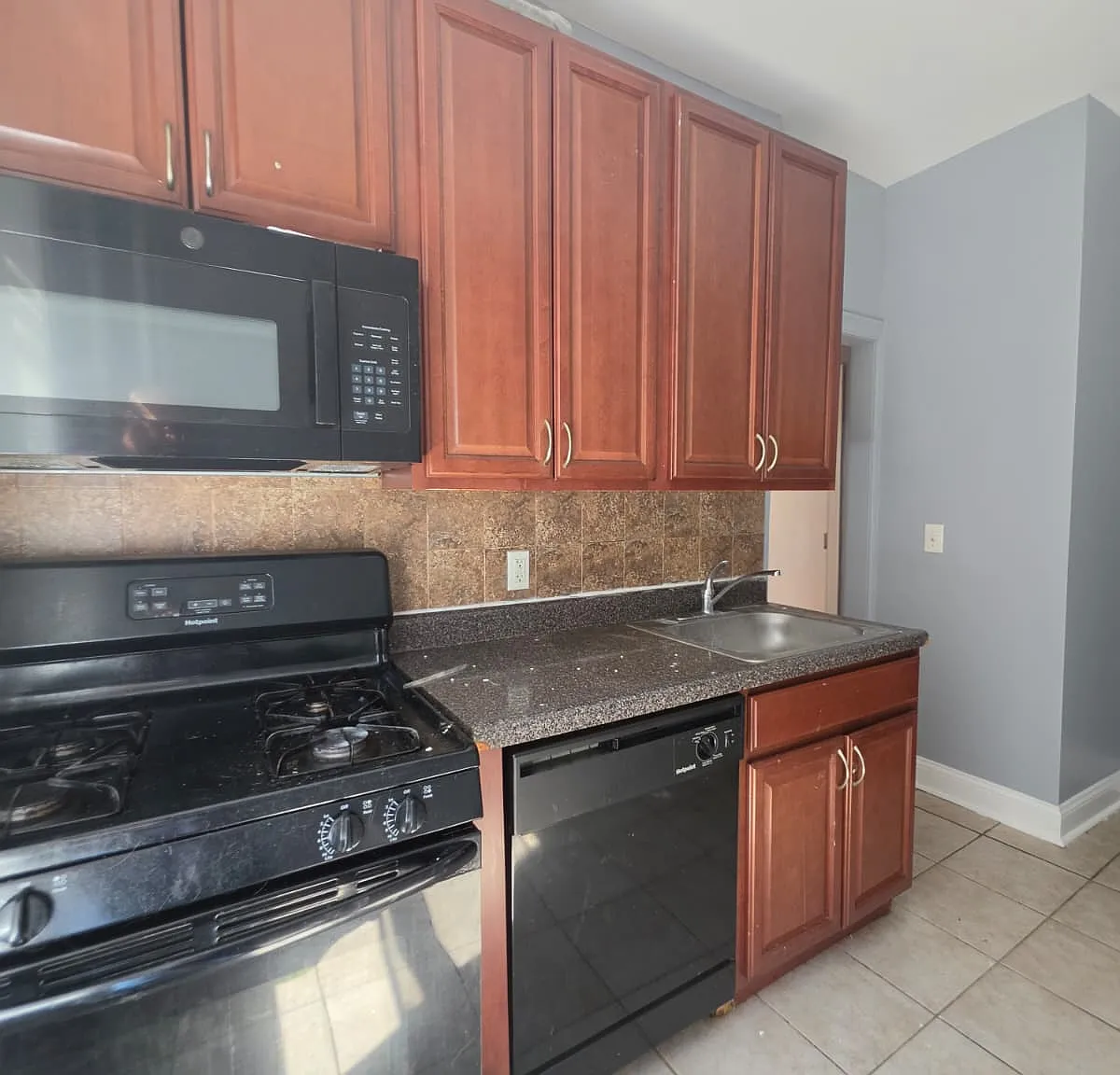 38 W 29th St — Photo 2