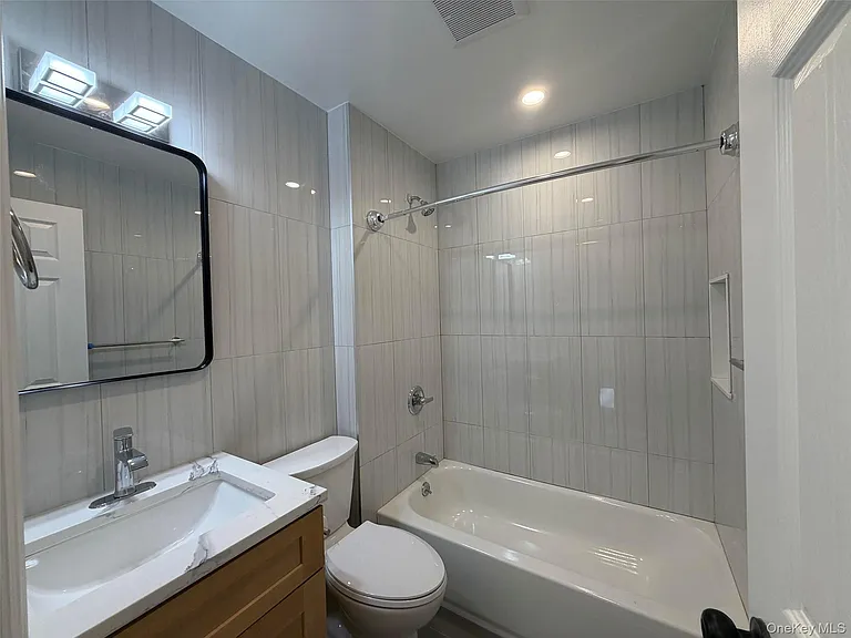 14 Cornwall Ln — Photo 7