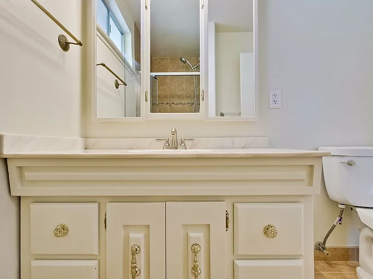 4712 Clarendon Dr — Photo 42