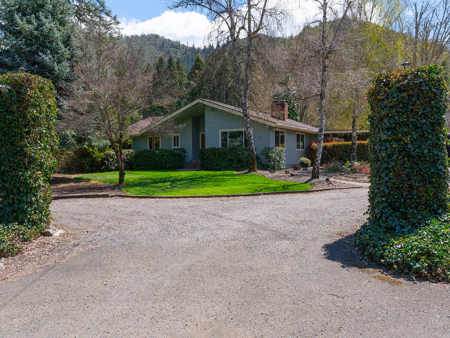 975 Rogue River Hwy, Gold Hill, OR 97525 MLS 220164351 Zillow